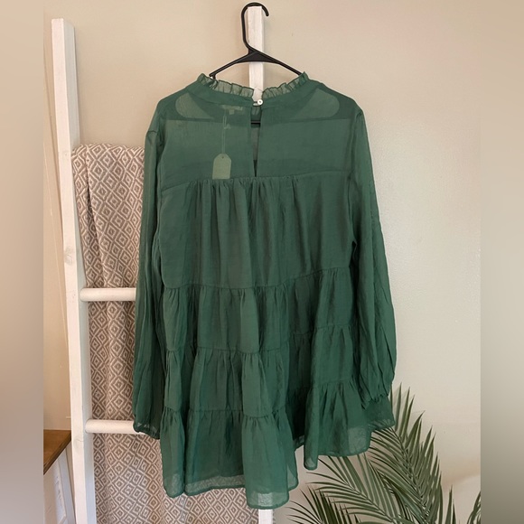 •Green Top• - Picture 2 of 4